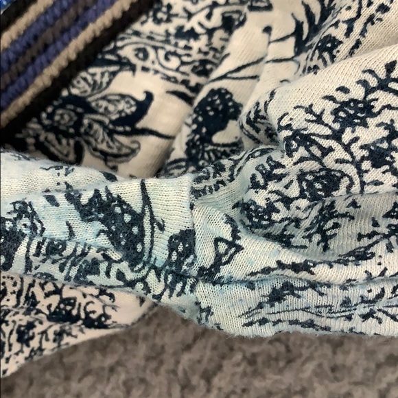 Akemi + Kin Embroidered Silverpoint Peasant Top - Picture 7 of 8